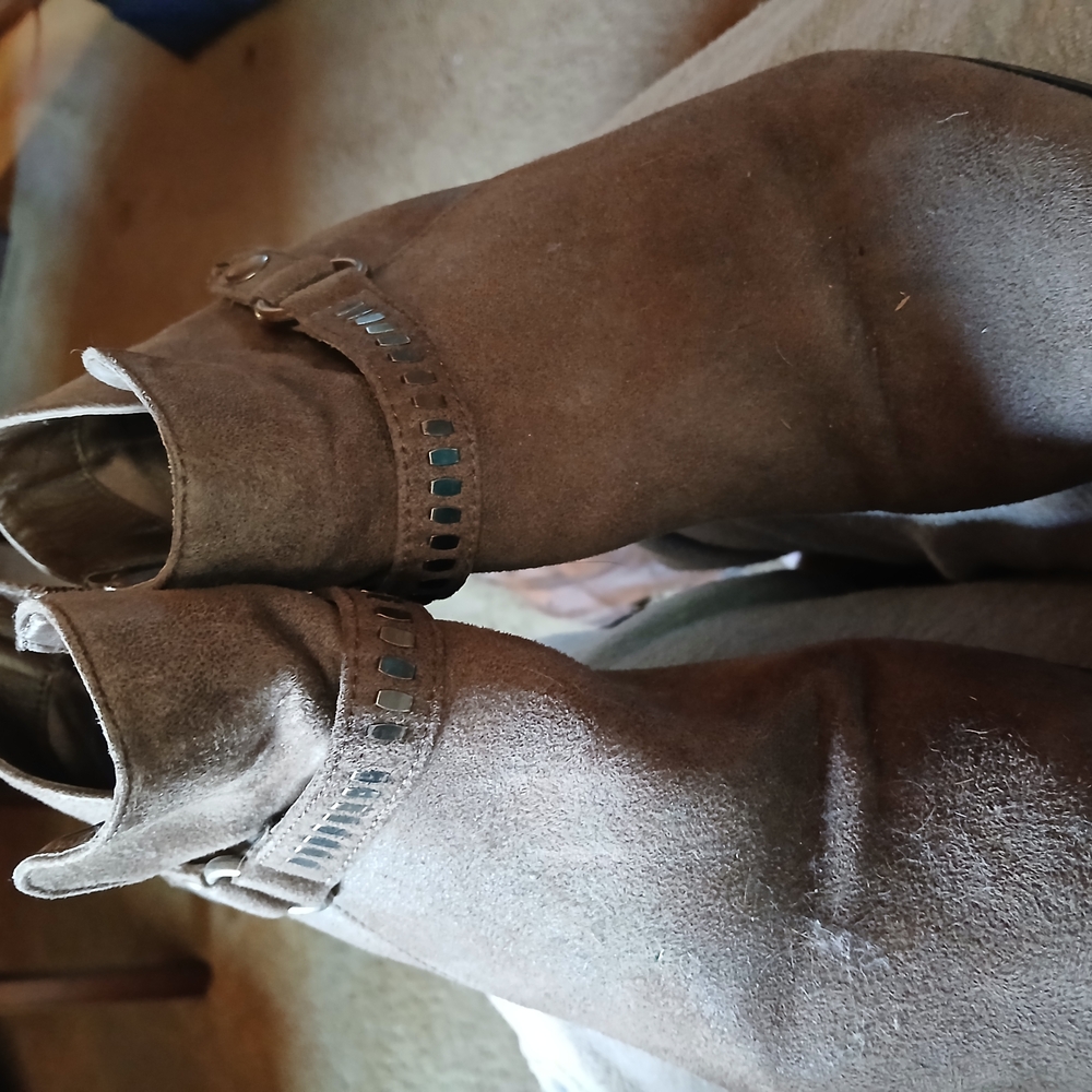 Stylish Brown Ankle Boots with Buckle Detail